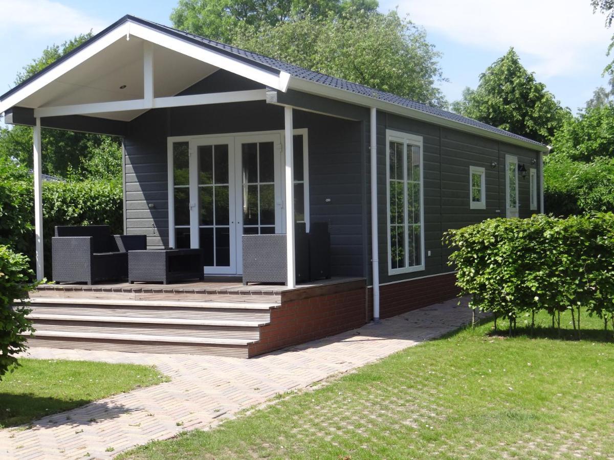 Recreatiepark Jachthaven De Veerstal Lathum - Luxe Chalet Exterior foto
