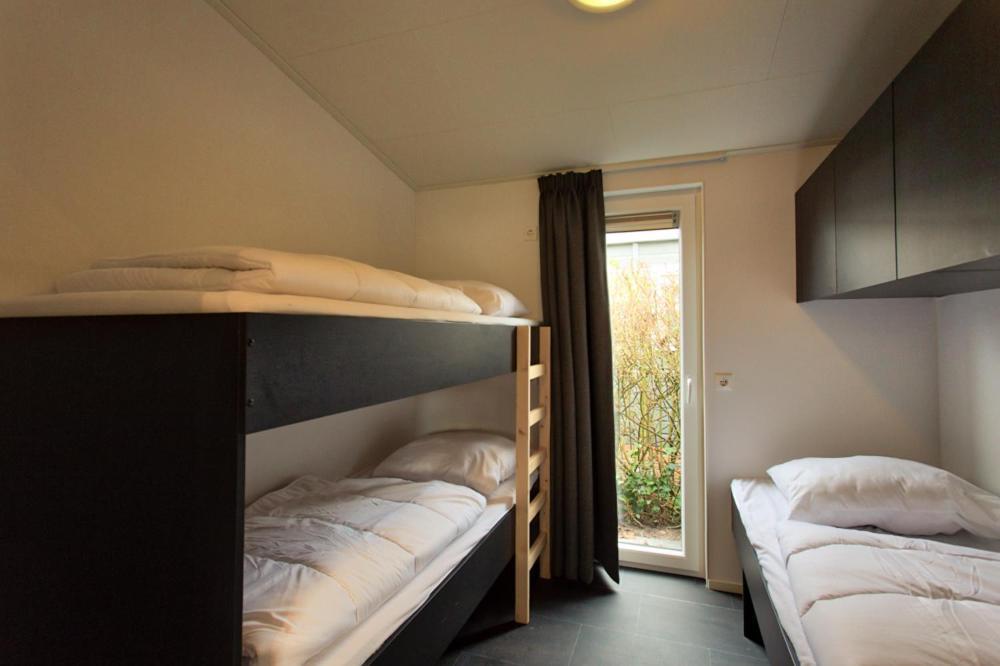 Recreatiepark Jachthaven De Veerstal Lathum - Luxe Chalet Exterior foto