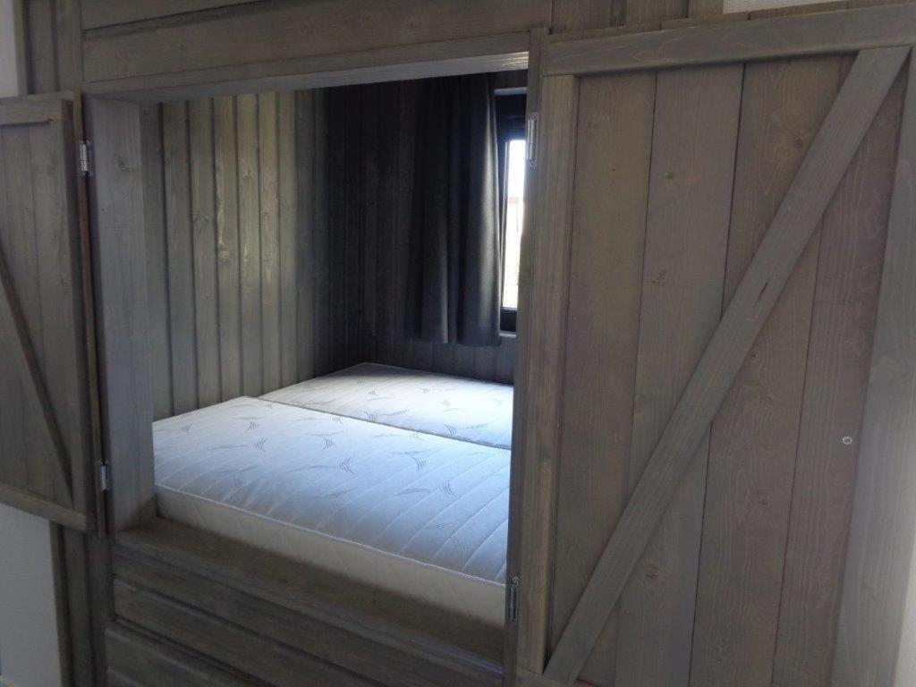 Recreatiepark Jachthaven De Veerstal Lathum - Luxe Chalet Exterior foto