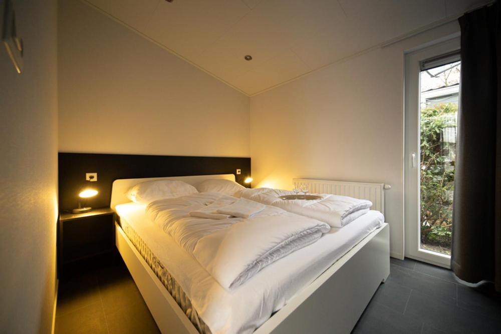 Recreatiepark Jachthaven De Veerstal Lathum - Luxe Chalet Exterior foto